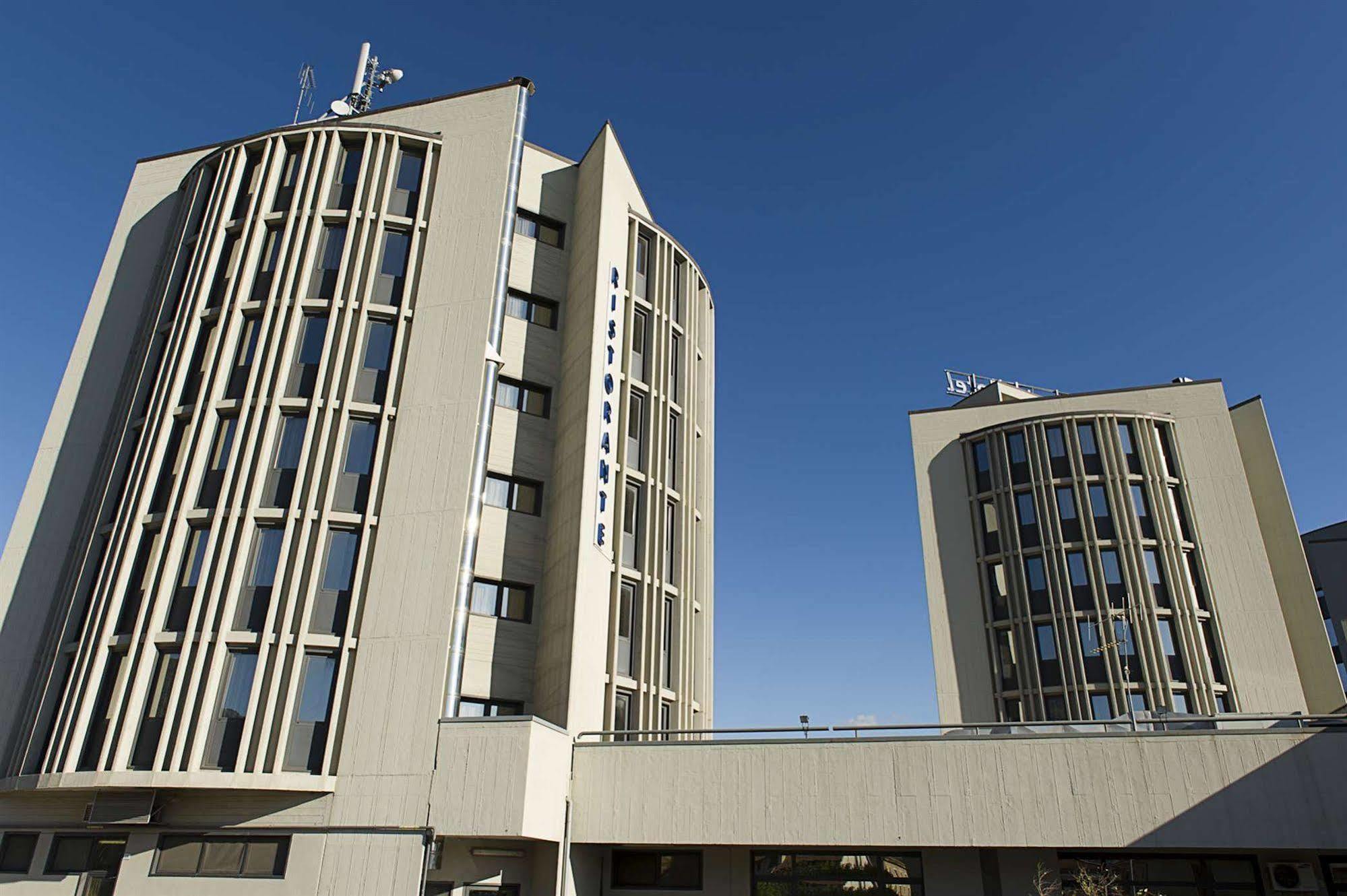 Classic Hotel Tulipano Терни Екстериор снимка