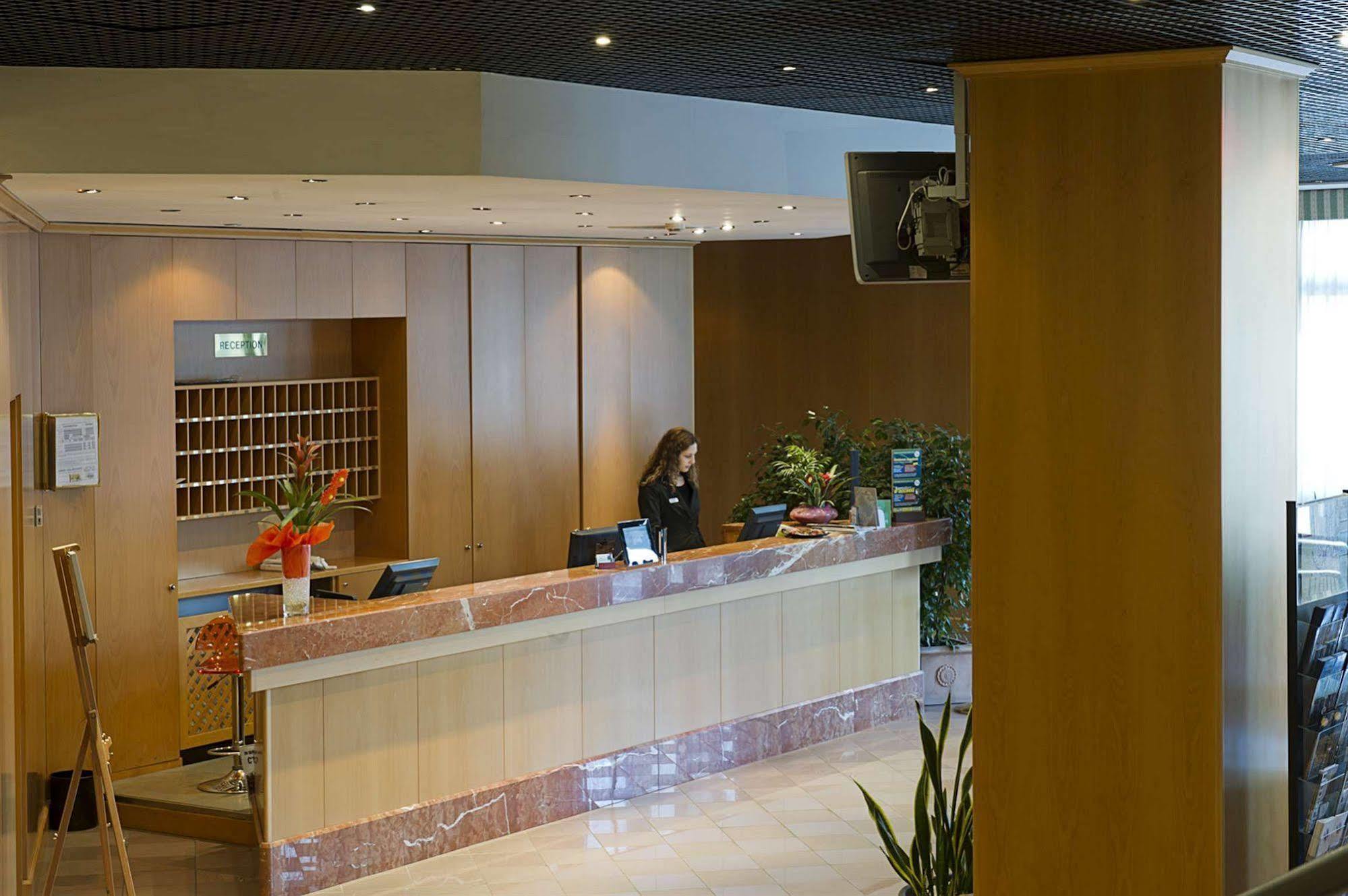 Classic Hotel Tulipano Терни Екстериор снимка